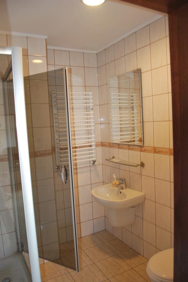 Noclegi Helios & Hotelowa Wieluń Extérieur photo